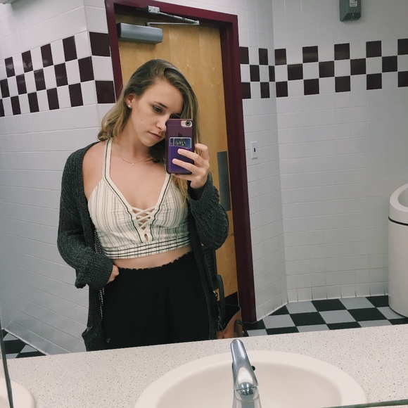 WELCOME TO MY CLOSET - Picture 5 of 6